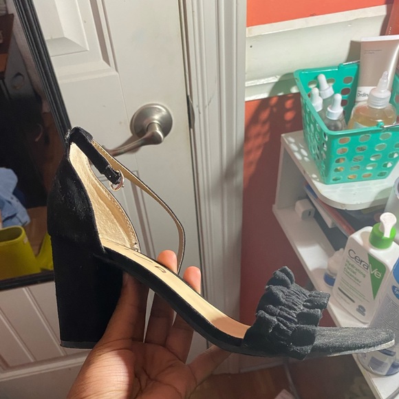 Black Ruffle Heels - Picture 2 of 3